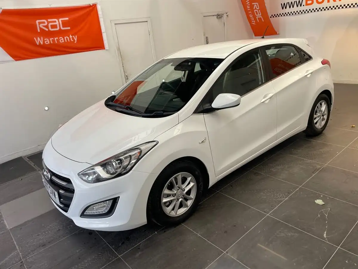 2017-hyundai-i30-16crdi-se-110ps-blue-drive-hatchback-big-17