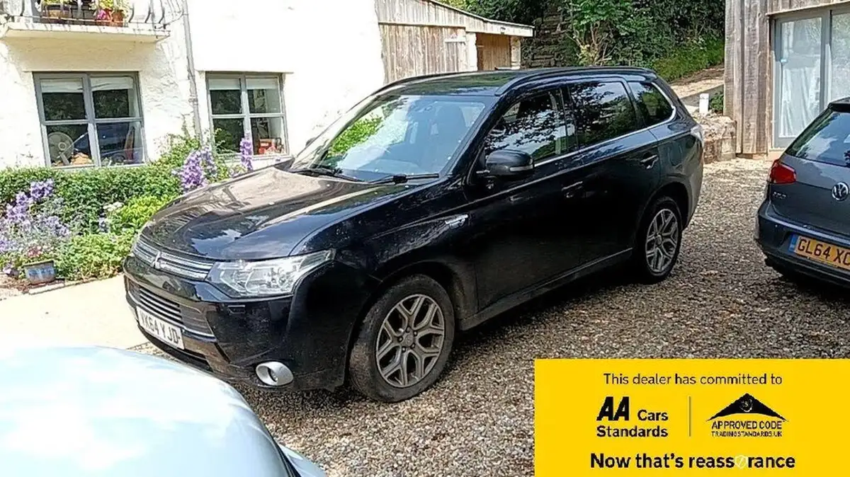 2014-mitsubishi-outlander-20-gx4h-big-1