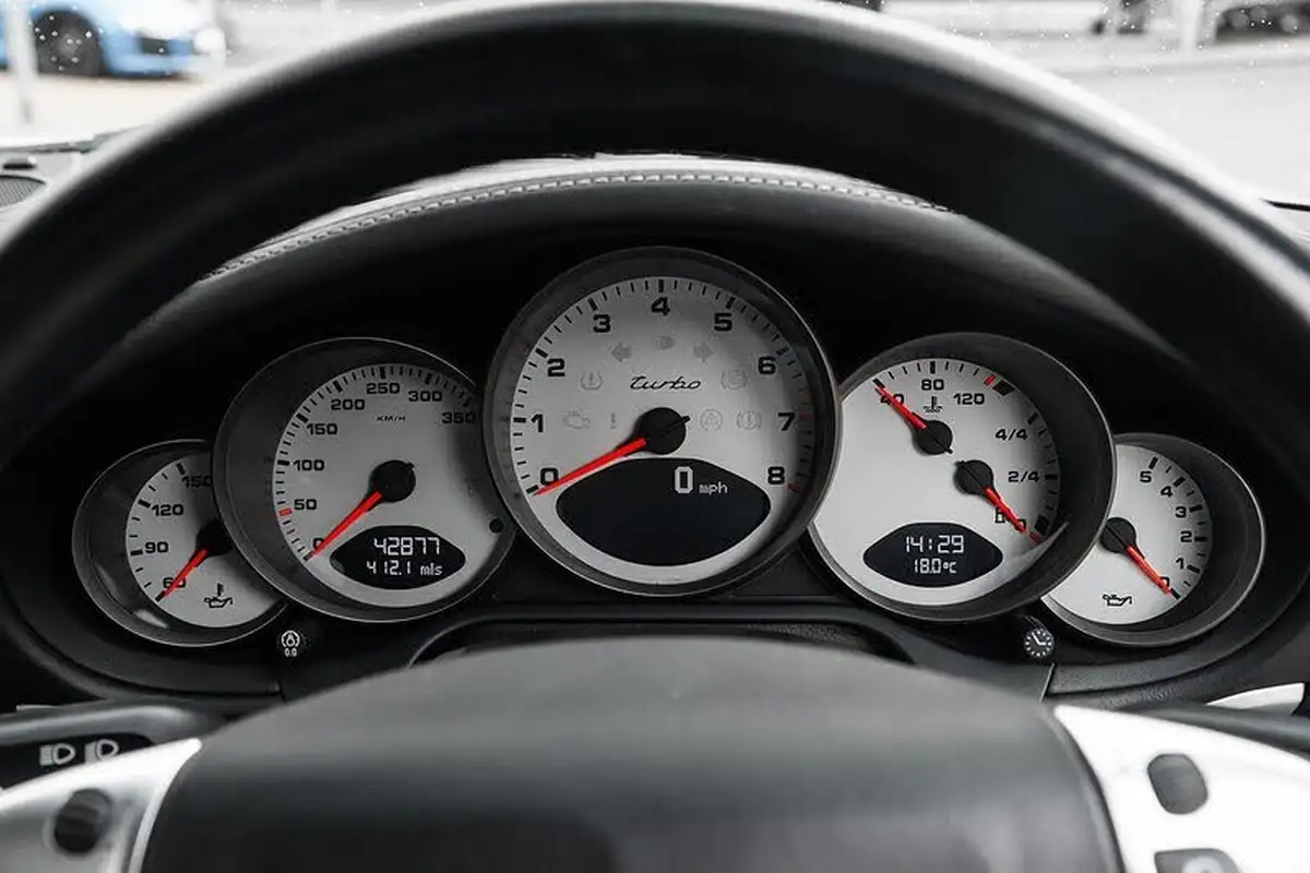 2009-porsche-911-36-turbo-coupe-big-15