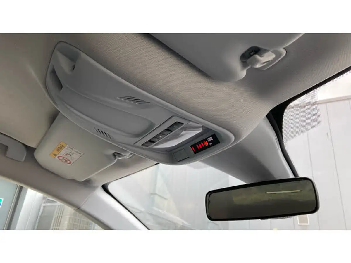 2022-vauxhall-grandland-12-design-big-25