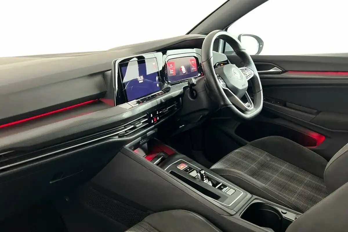 2021-volkswagen-golf-20tdi-gtd-big-10