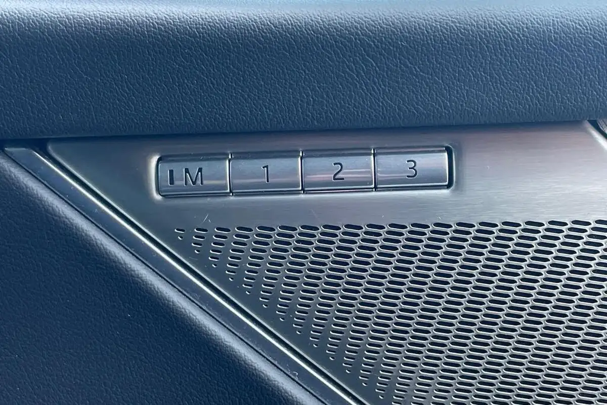 2021-jaguar-f-pace-big-19