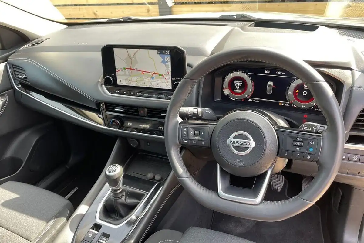 2021-nissan-qashqai-13-dig-t-premiere-edition-140ps-big-25