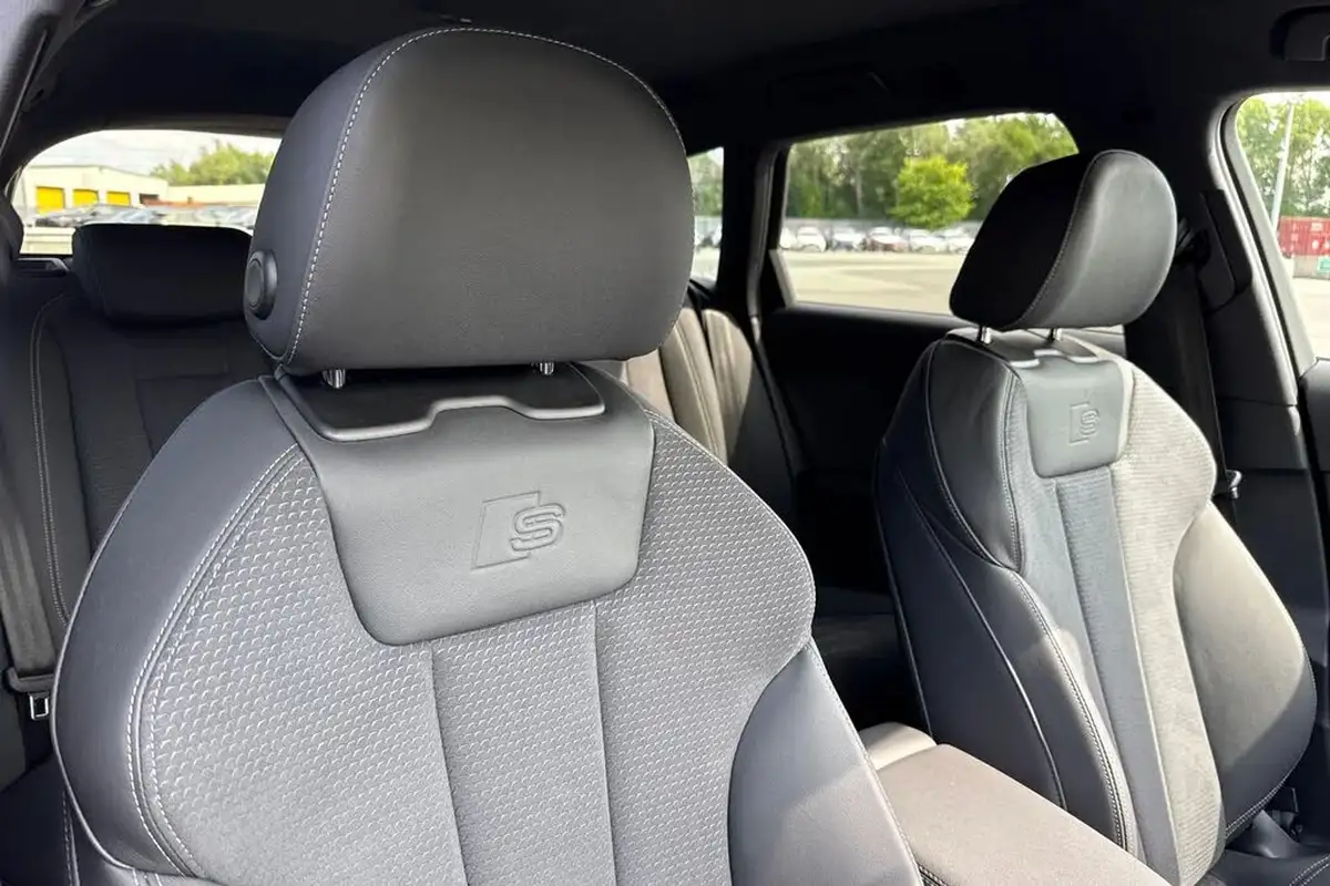 2024-audi-a4-avant-20-35-tfsi-black-edition-big-23