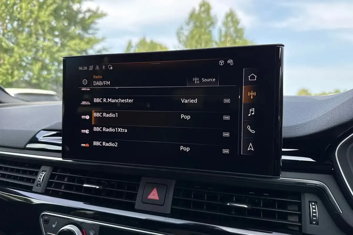 2024-audi-a4-avant-20-35-tfsi-black-edition-big-47