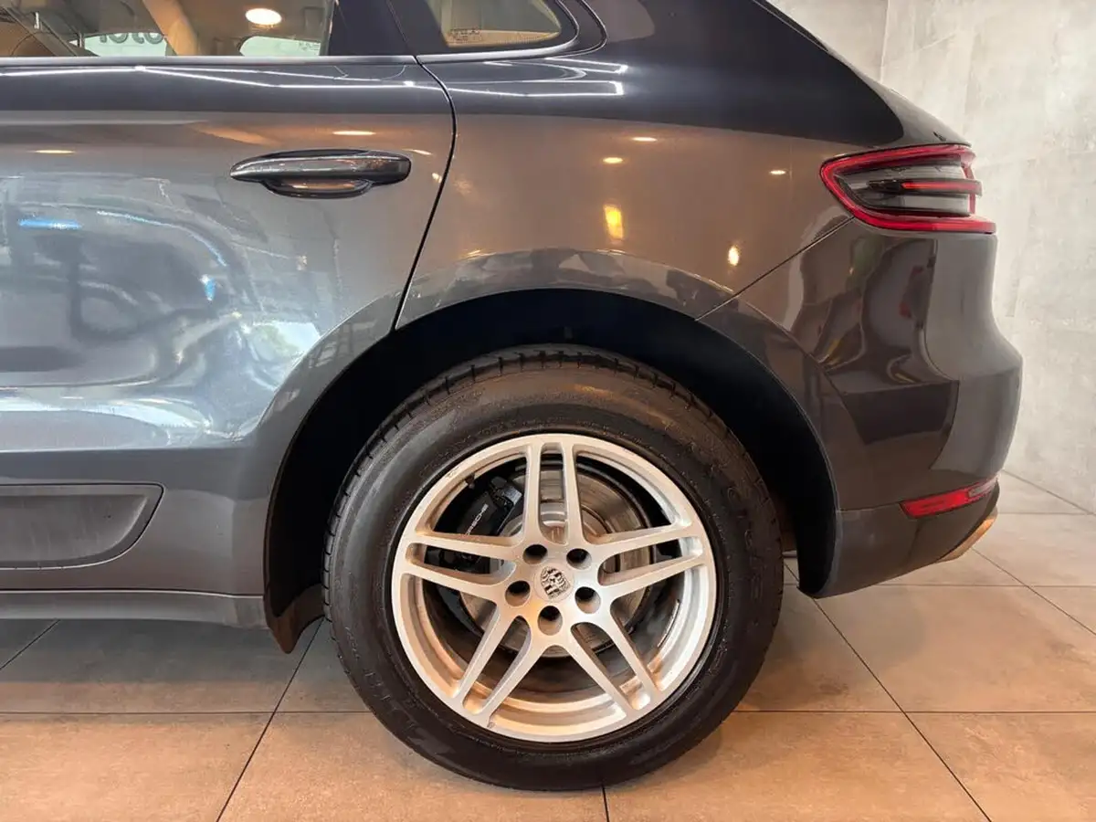 2016-porsche-macan-20-big-17