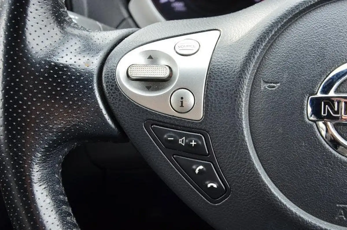 2015-nissan-juke-12-tekna-big-37