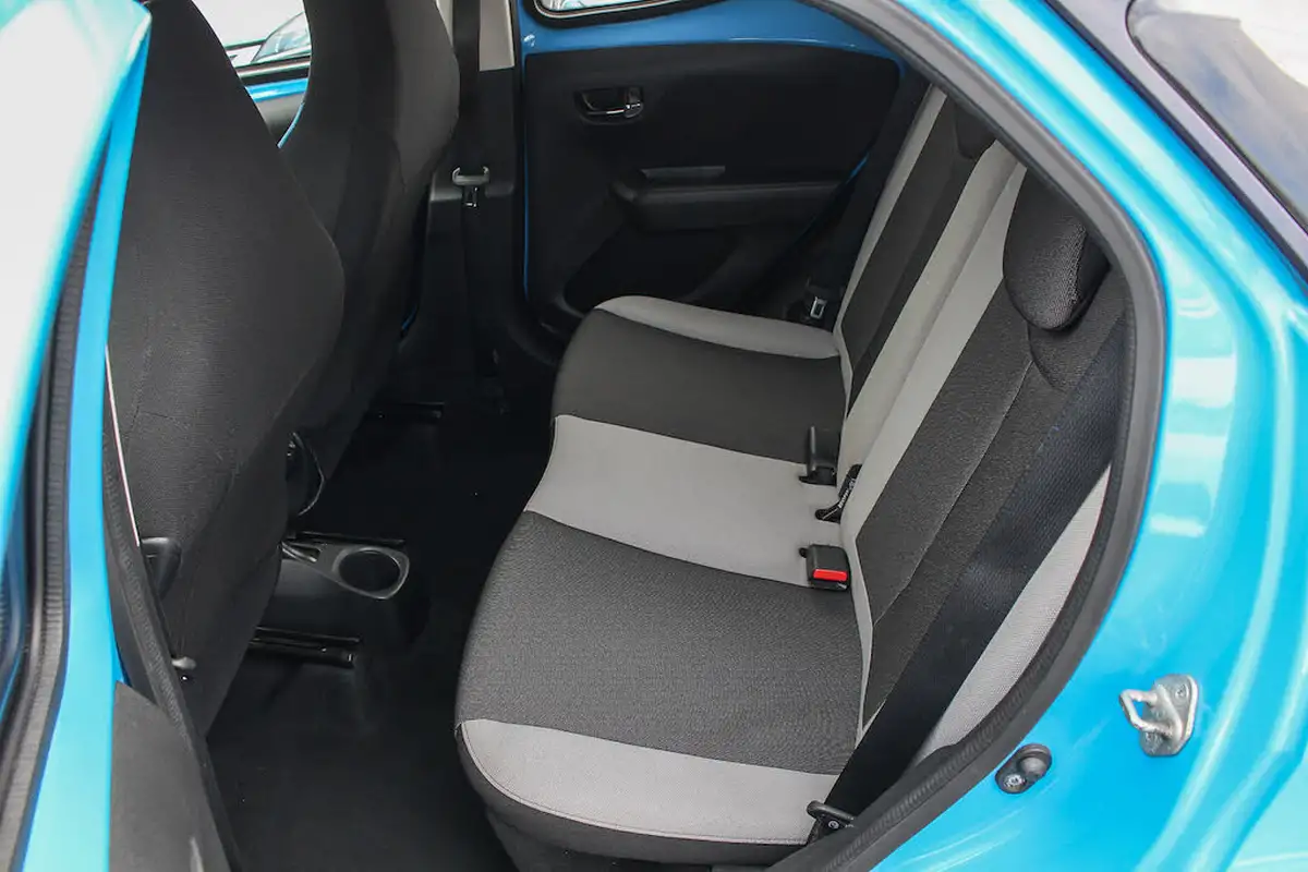2015-toyota-aygo-10-vvt-i-x-cite-2-68bhp-x-tra-convenience-5d-big-20