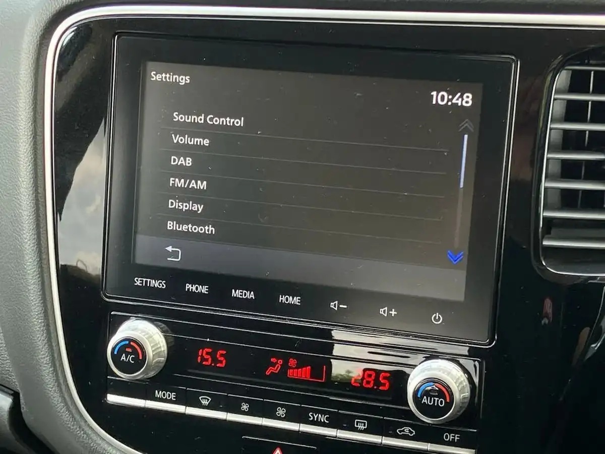 2020-mitsubishi-outlander-24-design-phev-big-37