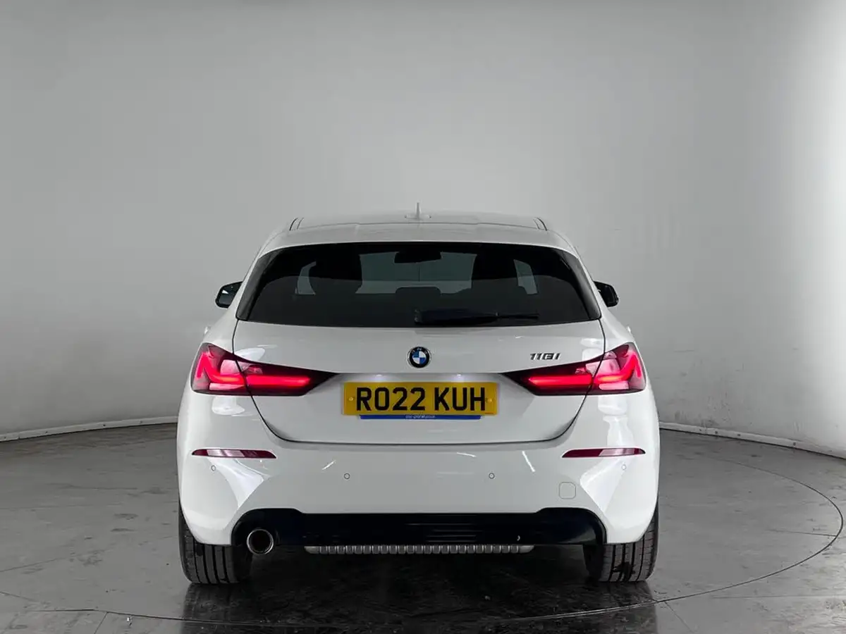 2022-bmw-1-series-15-118i-sport-big-8