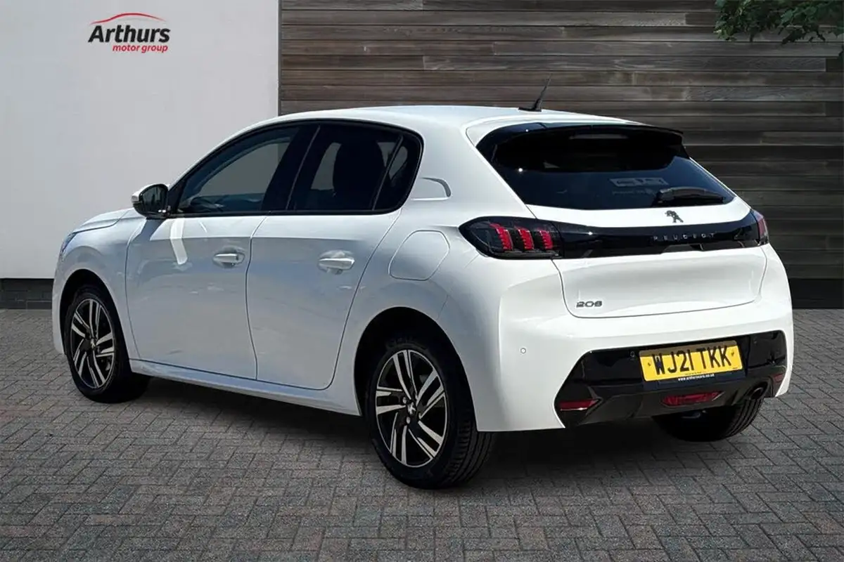 2021-peugeot-208-12-puretech-allure-100bhp-big-4
