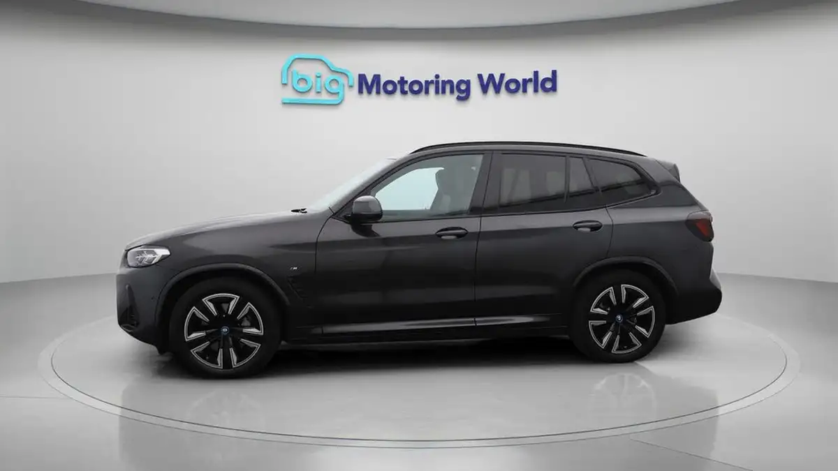 2022-bmw-ix3-e-m-sport-big-4