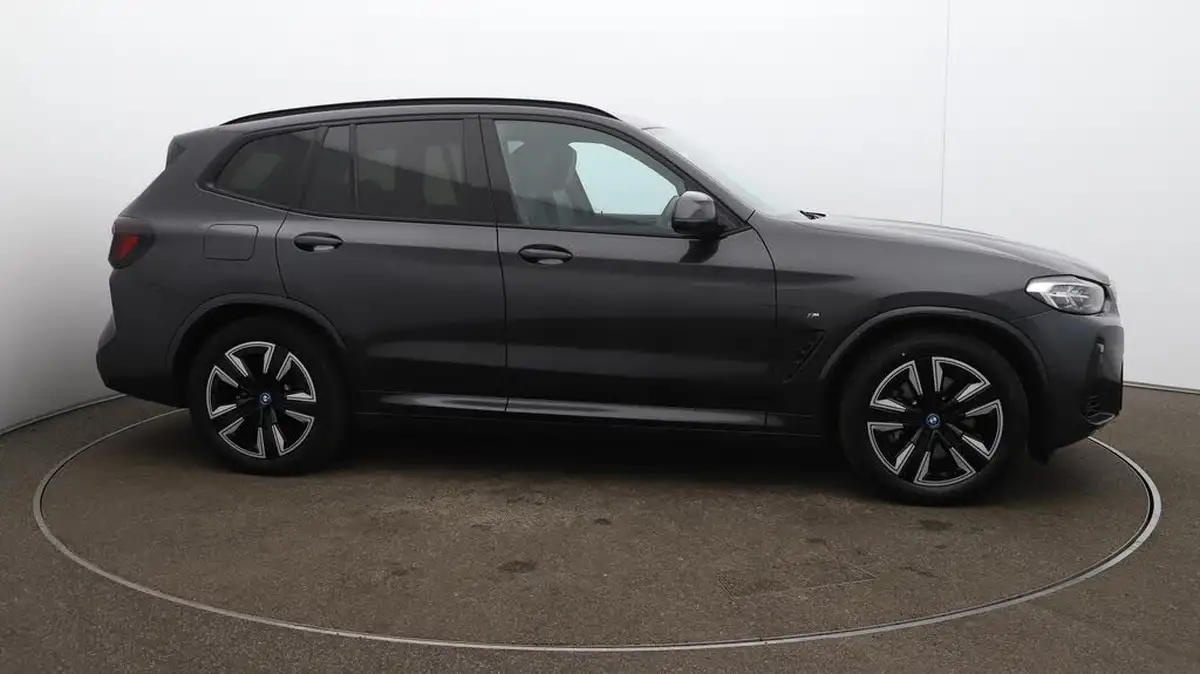 2022-bmw-ix3-e-m-sport-big-52