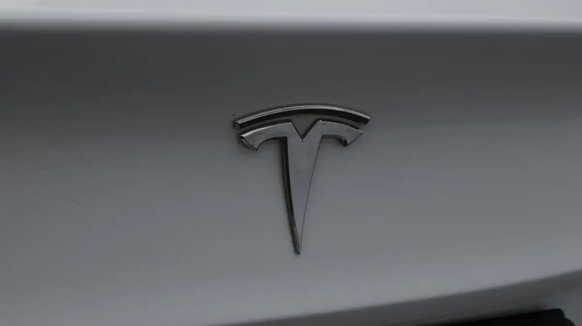 2021-tesla-model-3-e-standard-plus-big-21