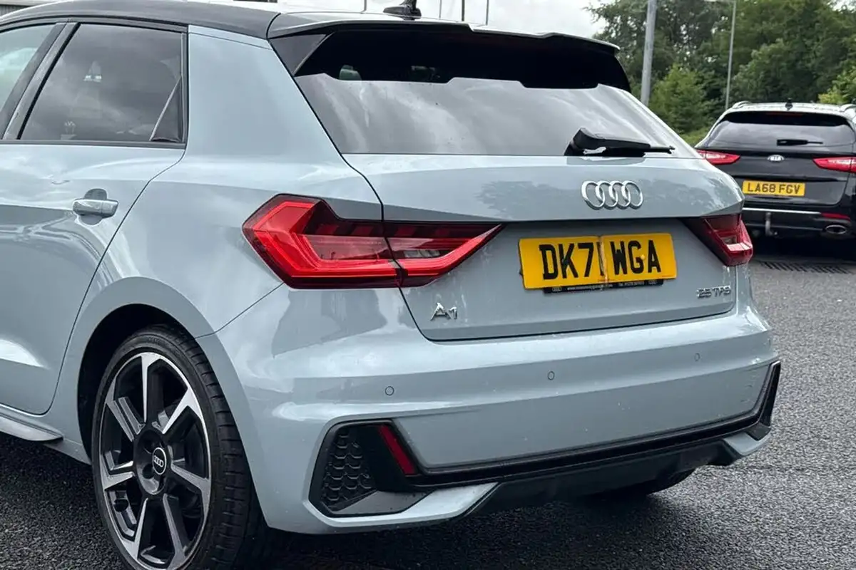 2021-audi-a1-10-25-tfsi-black-edition-big-7