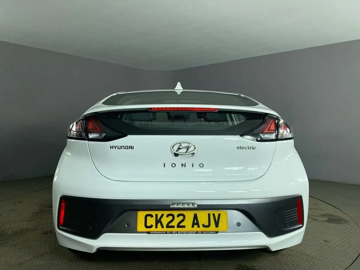 2022-hyundai-ioniq-e-premium-electric-big-6