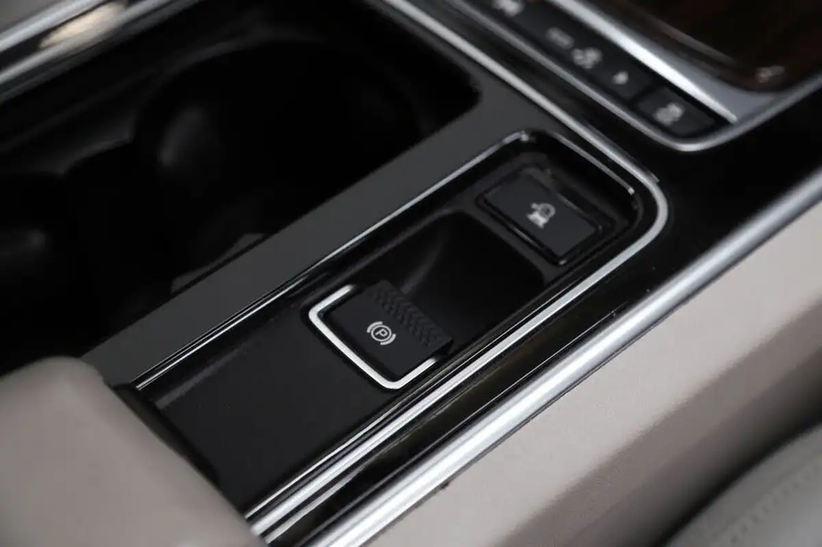 2017-jaguar-xf-20i-portfolio-200ps-saloon-4d-1999cc-big-46