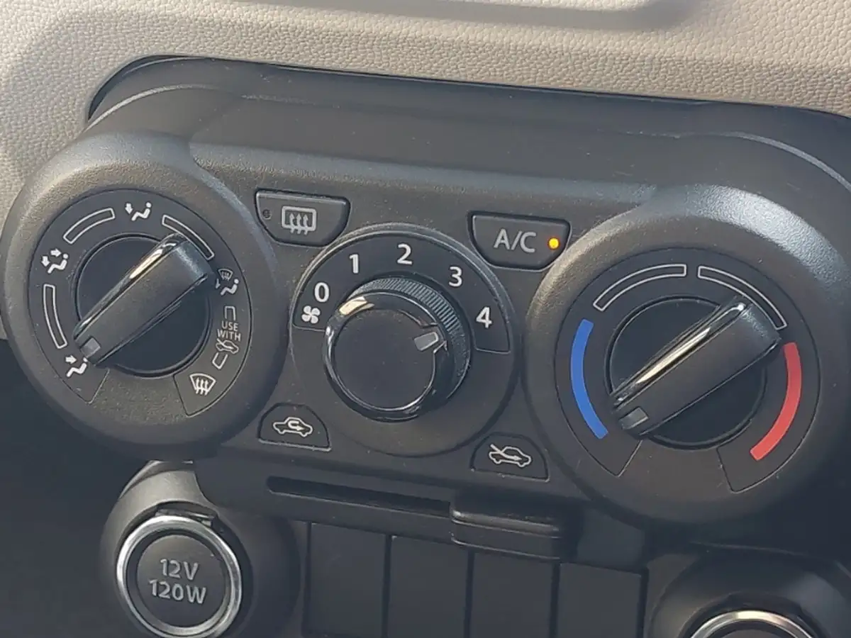 2019-suzuki-ignis-12-dualjet-sz-t-big-14