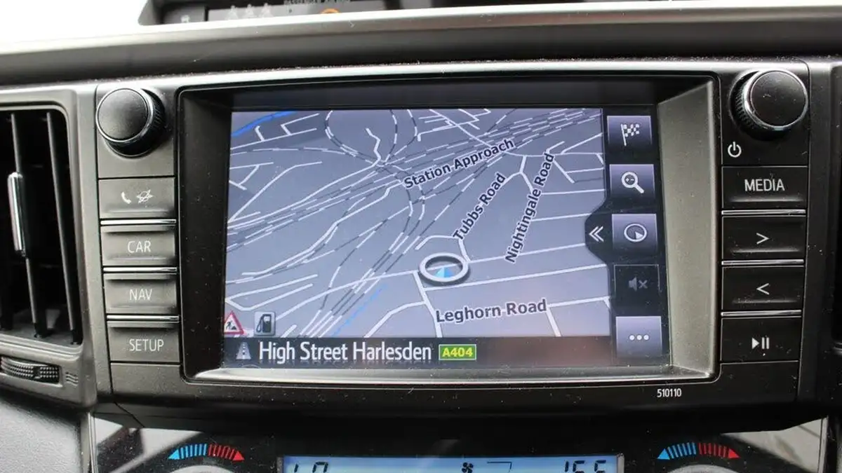 2018-toyota-rav4-25-vvt-i-icon-tech-big-3