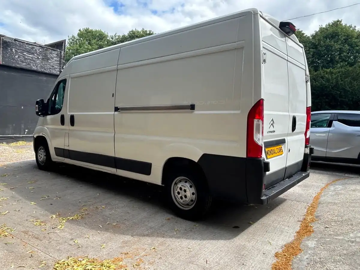 2020-citroen-relay-22bluehdi-35-l3h2-driver-big-12