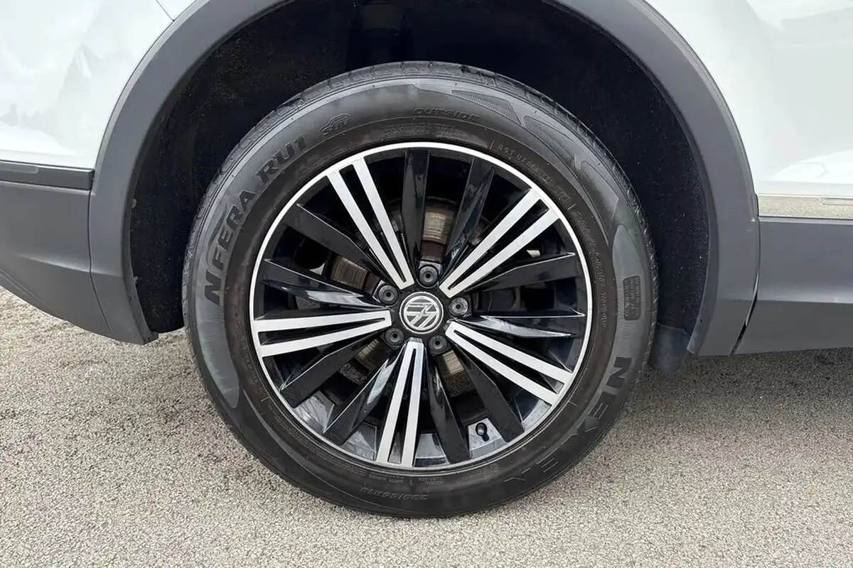 2018-volkswagen-tiguan-20tdi-se-navigation-150ps-4motion-ss-dsg-big-6