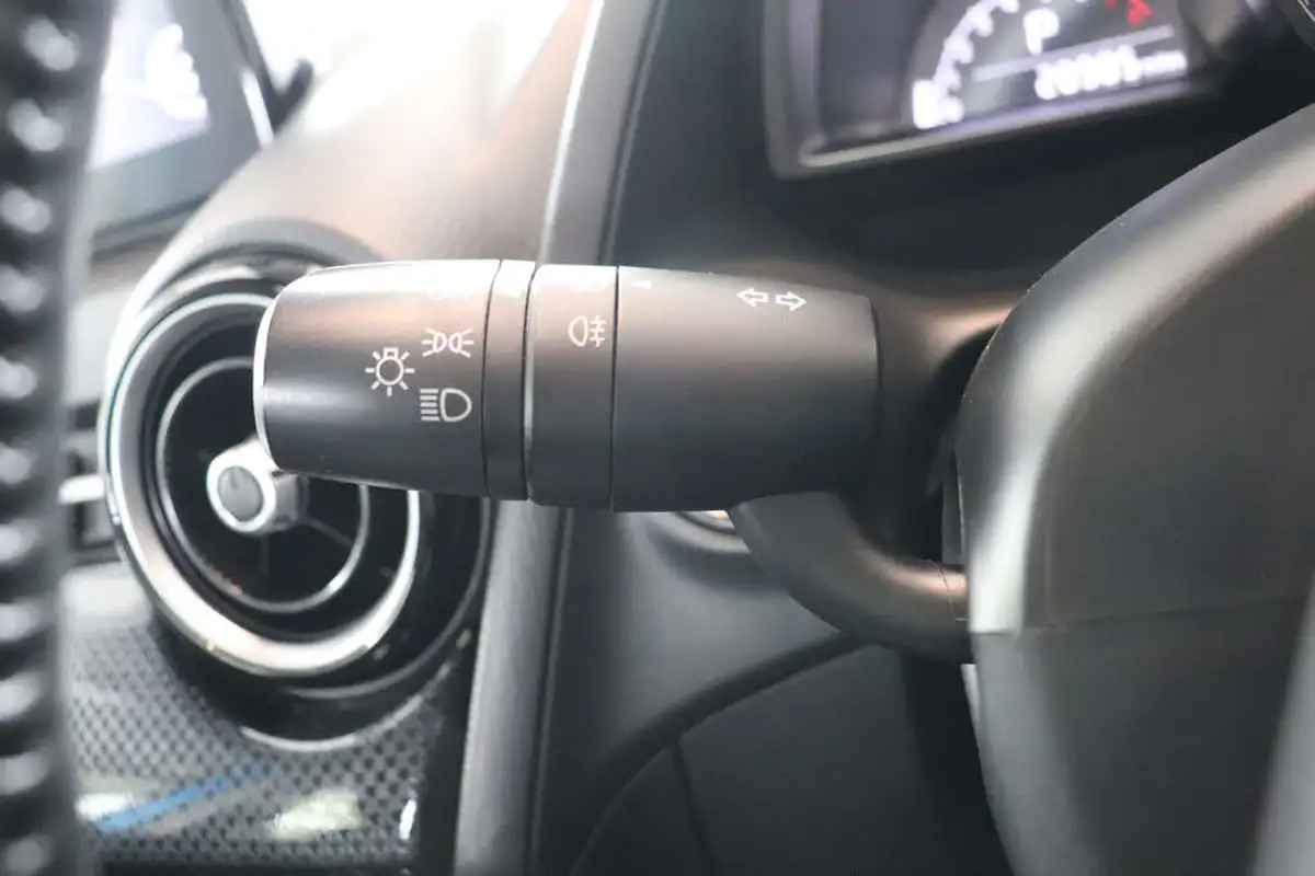 2018-mazda-mazda2-15-se-l-nav-auto-big-51