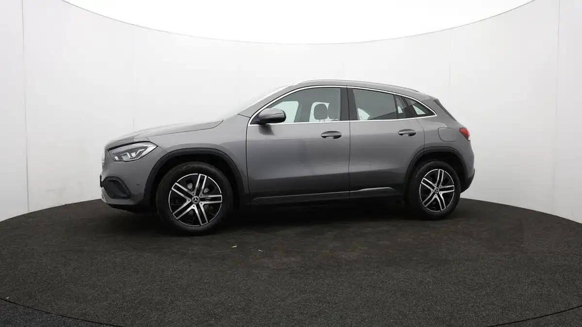 2022-mercedes-benz-gla-class-13-gla-200-sport-executive-big-68