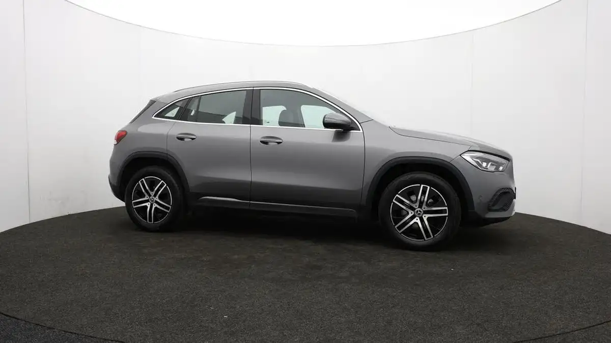 2022-mercedes-benz-gla-class-13-gla-200-sport-executive-big-44