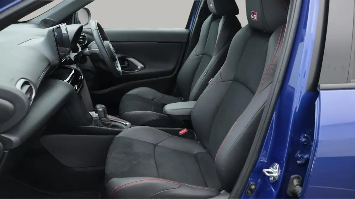 2023-toyota-yaris-cross-15-vvt-i-gr-sport-big-14