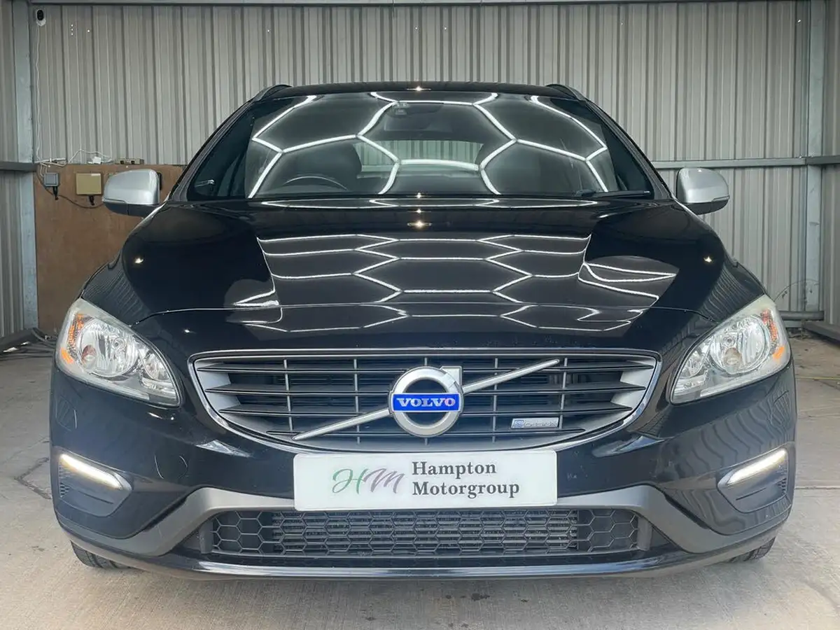 2015-volvo-v60-16td-d2-r-design-big-3