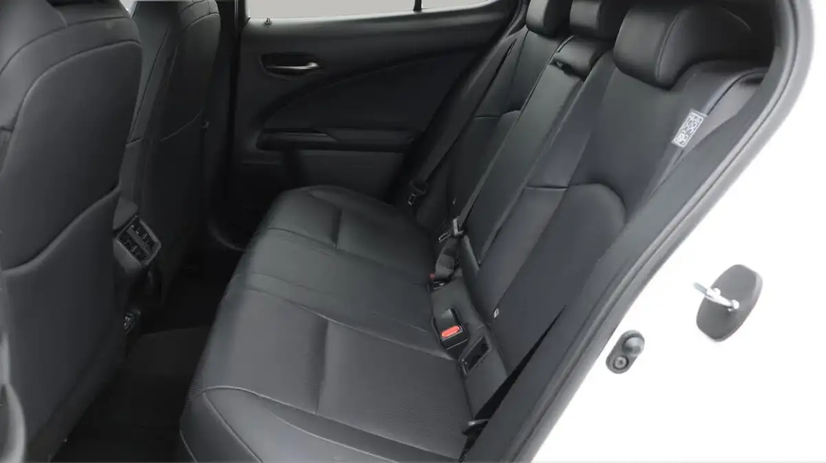 2021-lexus-ux-300e-e-ux-big-15
