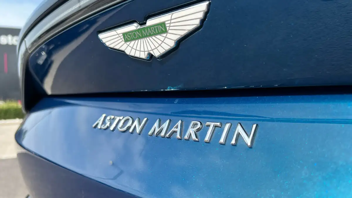 2019-aston-martin-vantage-40-v8-vantage-big-14