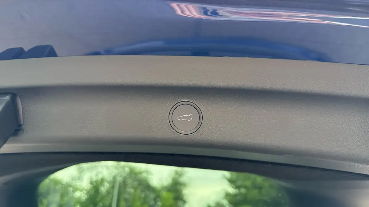 2023-tesla-model-y-e-rwd-big-23