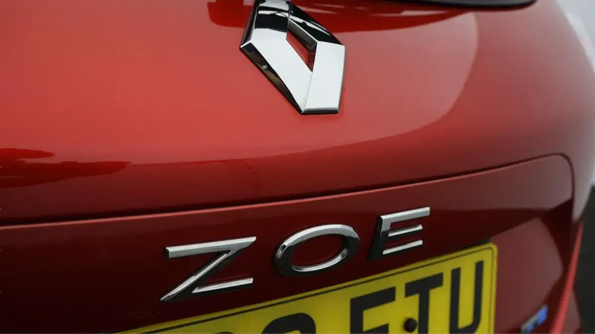 2022-renault-zoe-e-gt-line-big-20