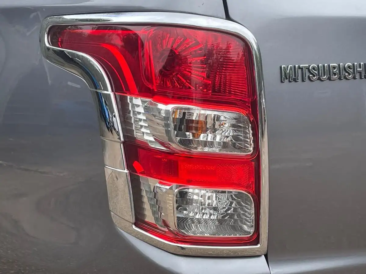 2018-mitsubishi-l200-24di-d-barbarian-eu6-big-41