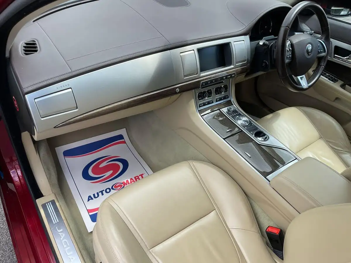 2014-jaguar-xf-30td-premium-luxury-sportbrake-5d-big-55