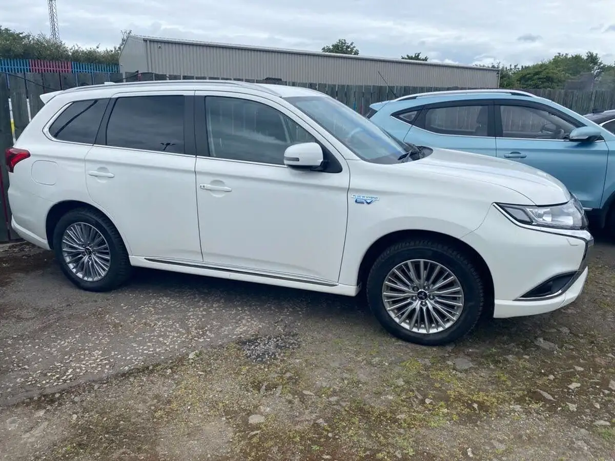 2019-mitsubishi-outlander-24-design-phev-big-3