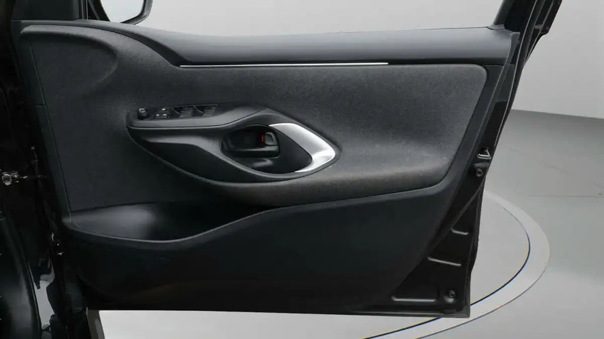 2022-toyota-yaris-15-vvt-i-design-big-24