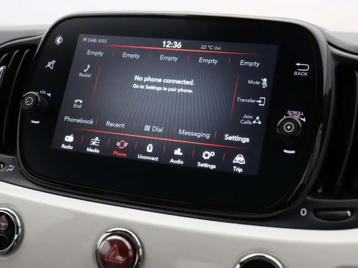 2022-fiat-500-10-dolcevita-big-22