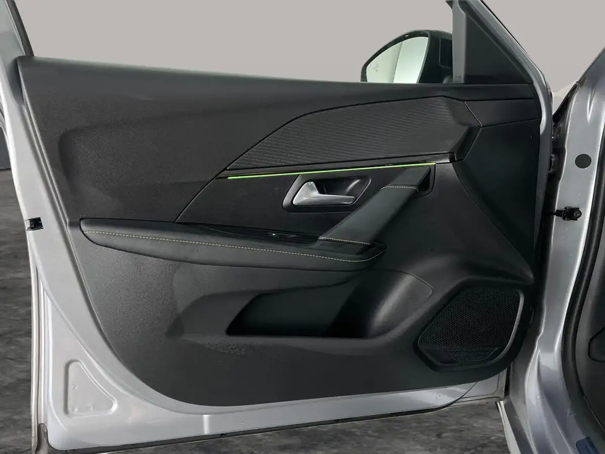 2021-peugeot-208-e-gt-premium-big-38