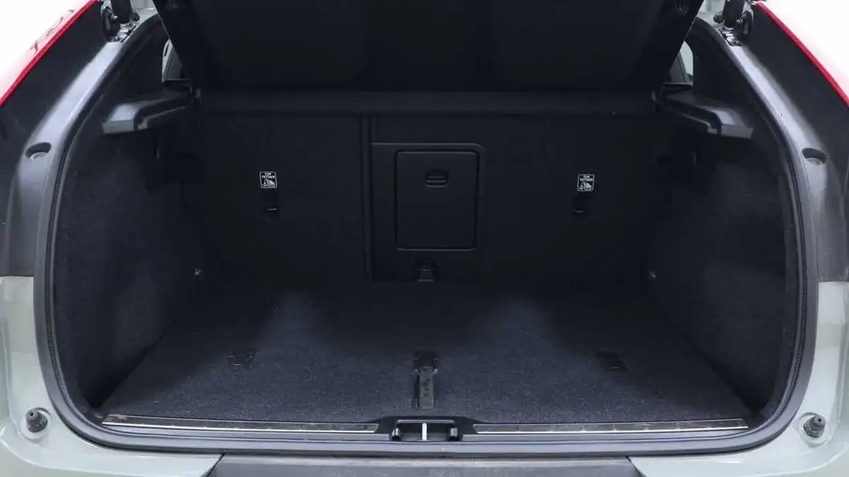 2022-volvo-c40-e-twin-recharge-pro-big-26