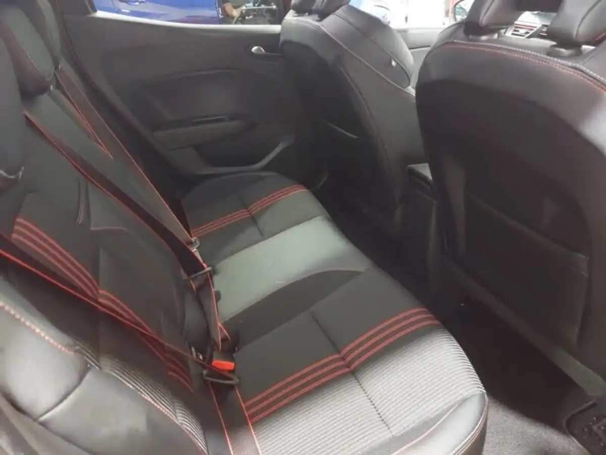 2023-renault-clio-10-tce-rs-line-big-9