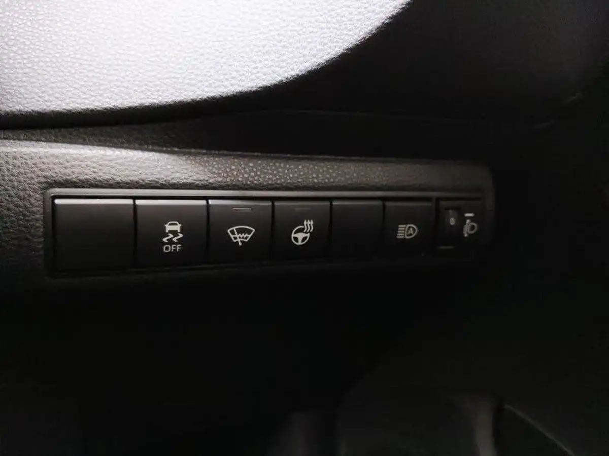 2023-suzuki-swace-18-motion-big-16