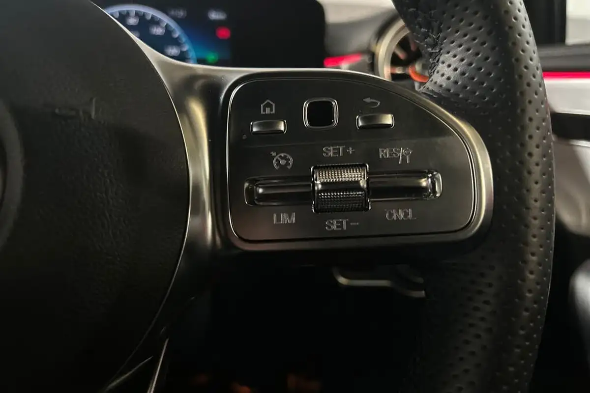 2022-mercedes-benz-a-class-13-a180-amg-line-executive-edition-hatchback-5d-7g-dct-big-8