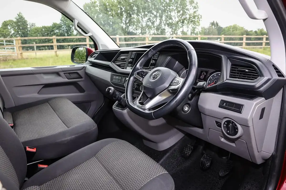 2020-volkswagen-transporter-20tdi-t28-highline-bmt-swb-110pseu6dt-e-big-18