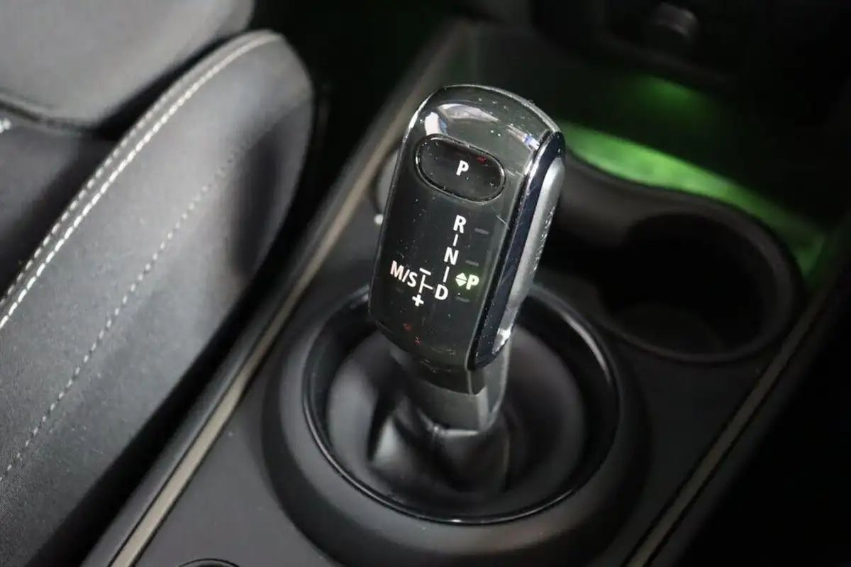 2021-mini-countryman-20-cooper-s-classic-all4-auto-big-28