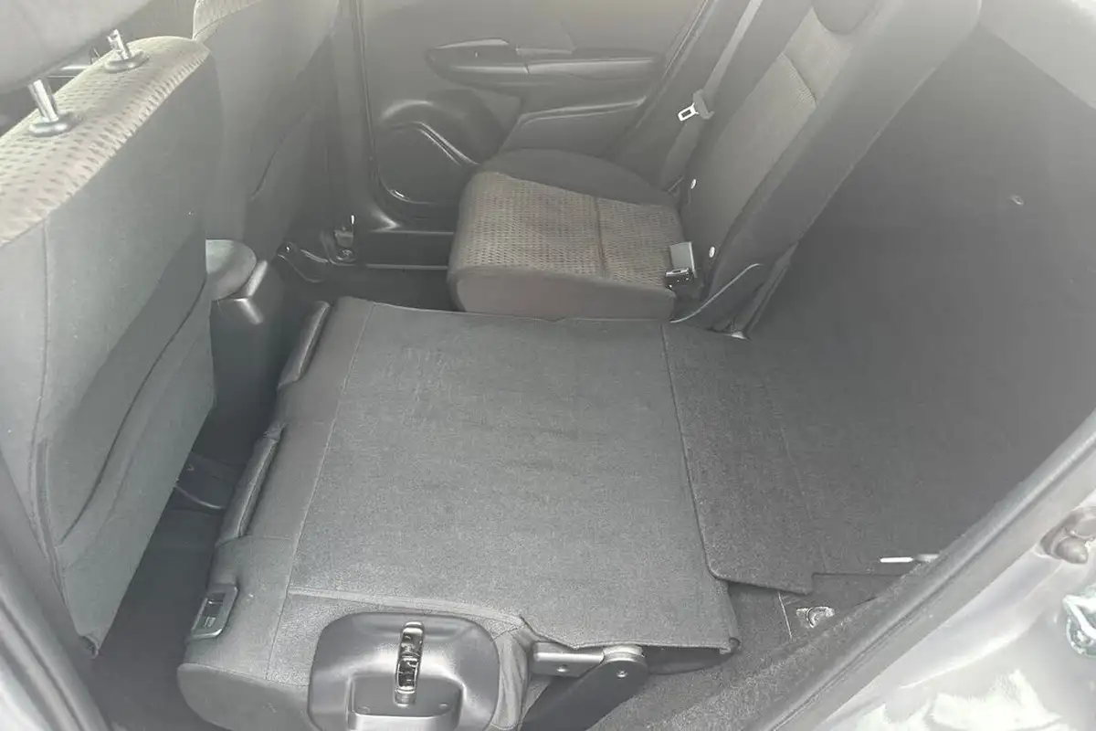 2018-honda-jazz-13-i-vtec-ex-navi-cvt-big-20