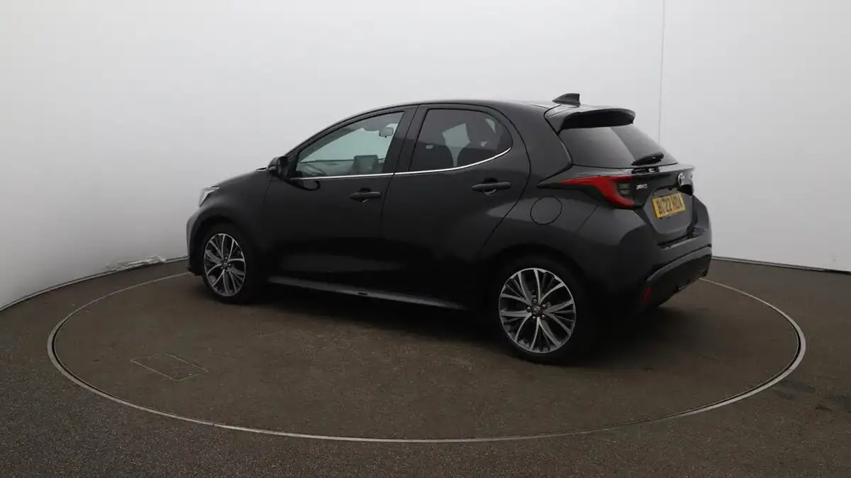 2022-toyota-yaris-15-vvt-i-excel-big-36