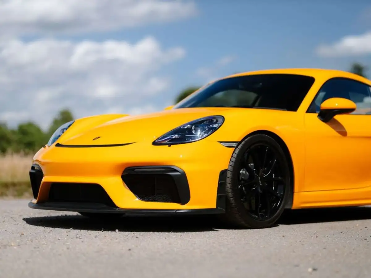 2023-porsche-cayman-718-40-cayman-gt4-big-16