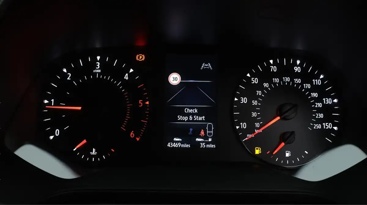2020-renault-captur-15dci-iconic-95bhp-big-10